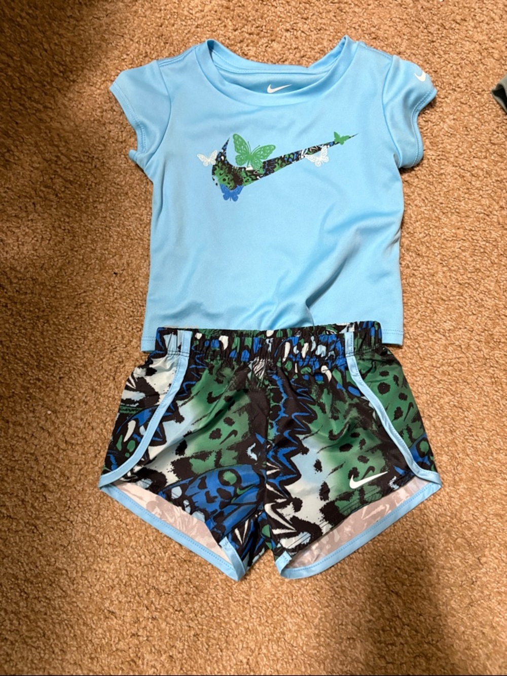 Nike Girls Light Blue Tee & Blue-Green Patterned Shorts Set